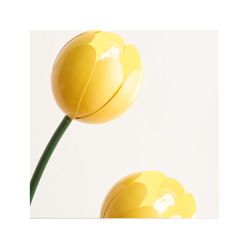 Pink Tulip Plant Table Lamp 的副本